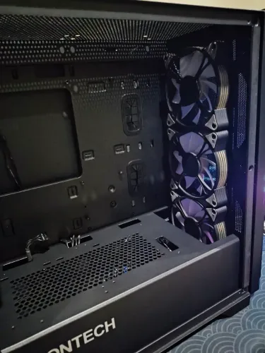 Gabinete Montech Air 100 + 4 fans aigo 