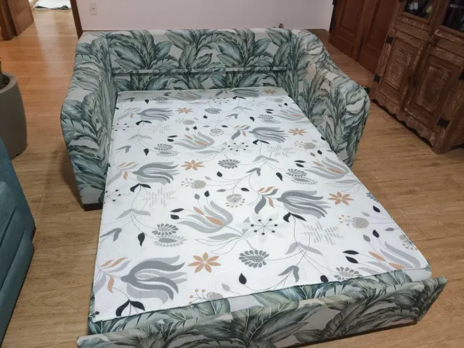 Sofá cama floral verde claro 1,60 x 1,00