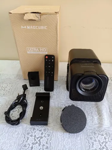 Projetor Smart Magcubic HY320 (Android 11) - Na Caixa - Oportunidade