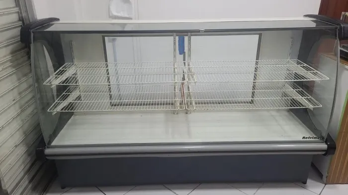 Balcão Natural expositor para bolos e pães