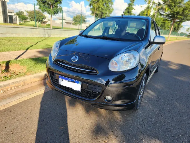 Nissan March SR 1.6 16V Flex Fuel 5P 2013