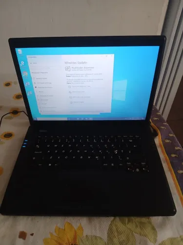 Notebook 4GB de RAM/ 320GB de HD/ Windows 10 64bits.