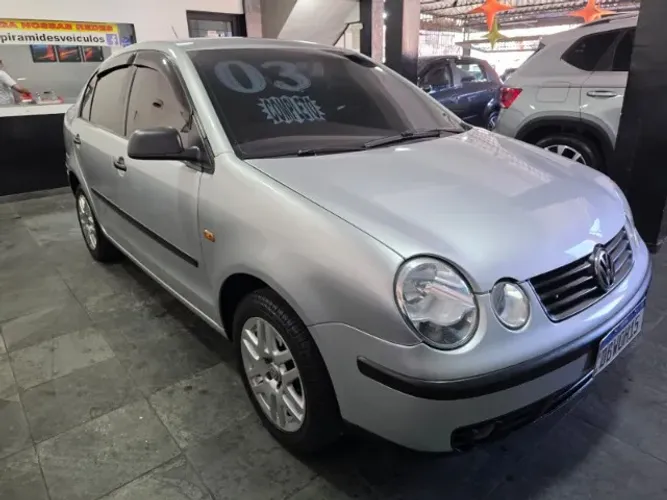 Volkswagen Polo Sedan 1.6 MI 101cv 8V 4P 2003