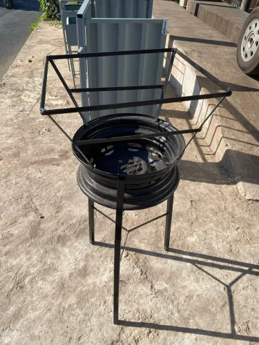 Churrasqueira e janela