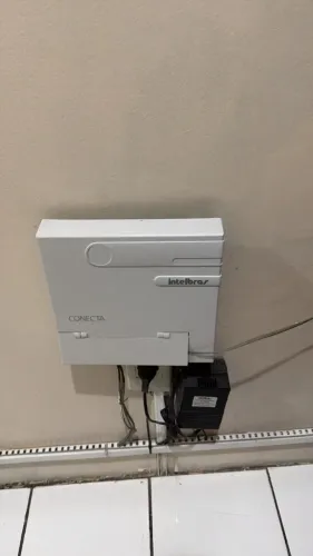 CENTRAL PABX INTELBRAS CONECTA+ 2 LINHAS 8 RAMAIS