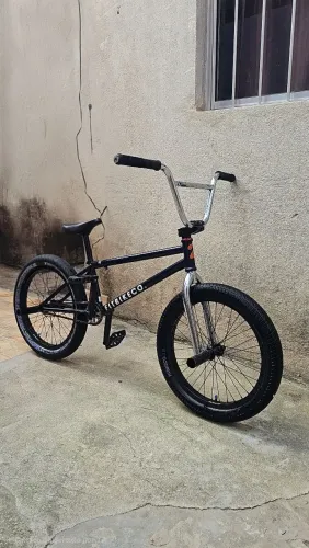 Bmx fitbikeco (Precisa trocar um cubo) 