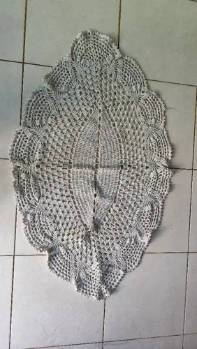 Tapete de crochê oval 1,35 m x 0,85m