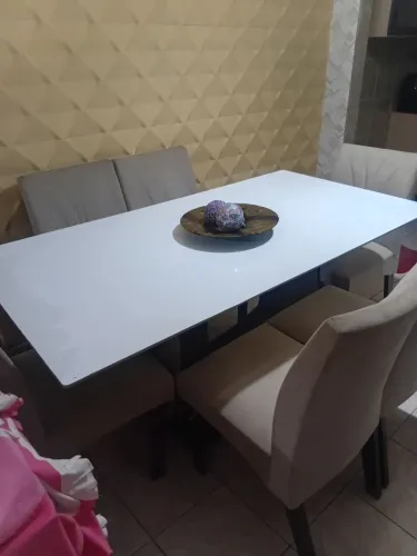 Mesa com 6 cadeira