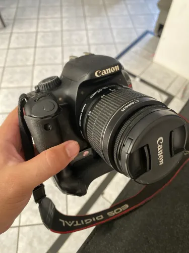 Canon EOS Rebel t2i com Grip e Duas baterias