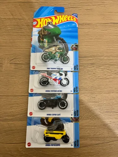 4 MINIATURAS HOTWHEELS MOTO HONDA E TH 1966 TRIUMPH TIGER 100