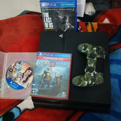 Vende se ps4 com kit tudo semi-novo!