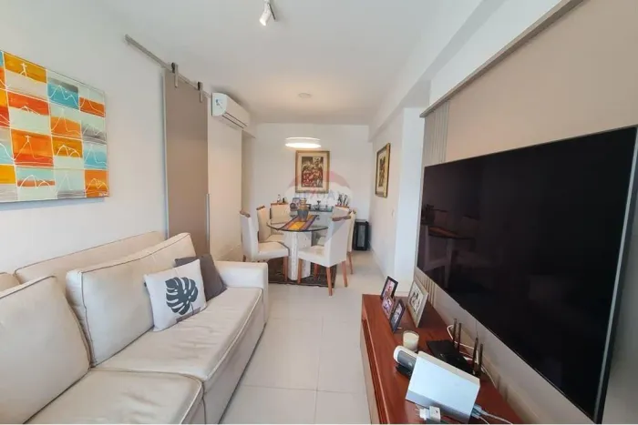 Luxo na Península: Apt 3 Suítes c/ Vista Incrível