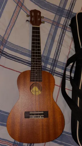 VENDO UKULELE KALANU - Perfeito Estado