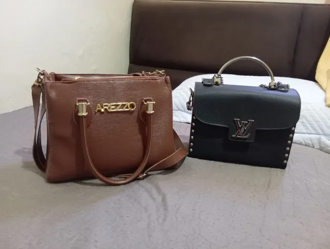 Bolsa Louis Vuitton e Arezzo.