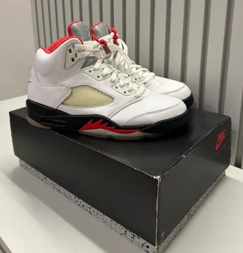 Air Jordan 5 Fire red