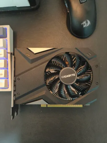 Nvidia GTX 1560 placa de vídeo