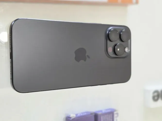 Vende-se iPhone 15 pro Max