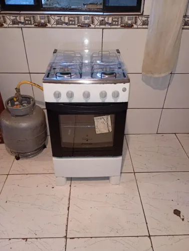 Fogao 4 bocas funcionando bocas e forno