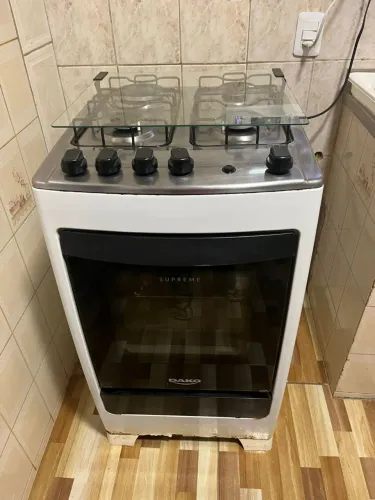 Fogão Dako 4 bocas ele funciona perfeitamente,porém tem uma contido de ferrugem n.