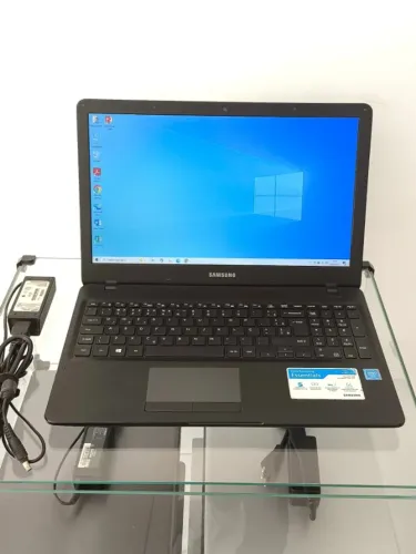 Notebook Samsung NP300E5M | Celeron 3215U | 8GB | 128GB SSD | HD | 15.6"