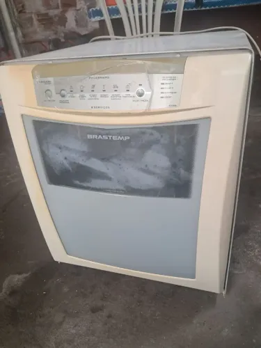 Lavadora de louças Brastemp funcionando perfeitamente 