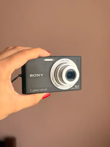 Sony Cyber-shot DSC-W320