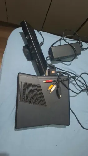 Xbox 360 Slim desbloqueado