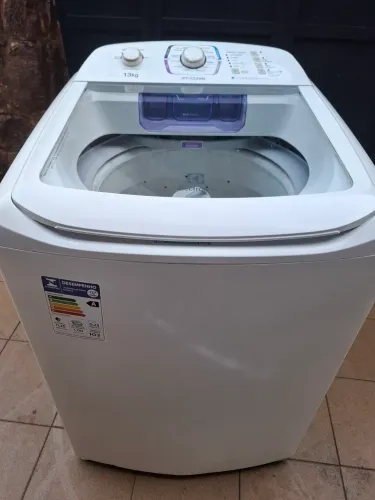 Maquina de lavar 13kg Electrolux faz tudo muito bem . Silenciosa .entrego