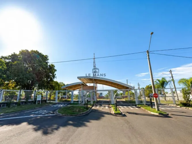 Terreno a venda no Condomínio Portal do Horto no bairro Tupi em Piracicaba/SP