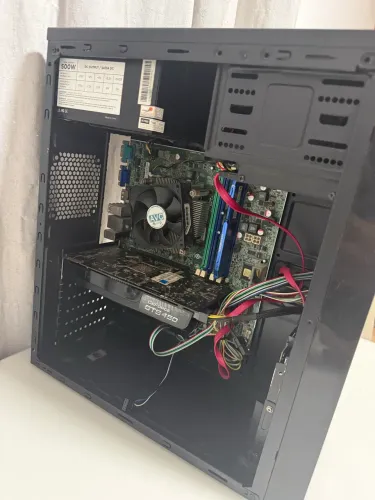 Pc semi gamer i5 3470 8g de ram placa de vídeo gts 450 ssd 240 hd de 1 terá
