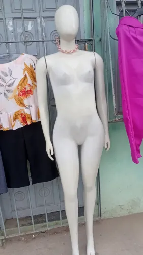Maniquin novo 