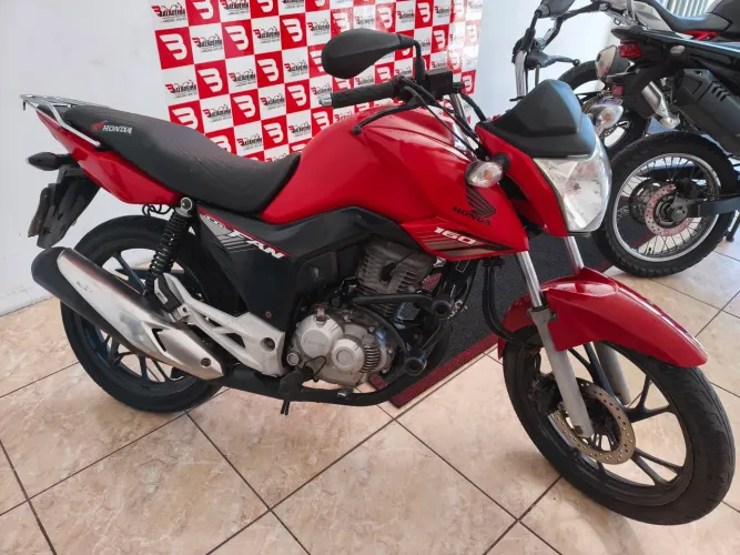 Fan 160 2019 vendo ou troco.
