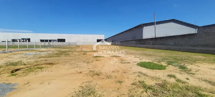 Terreno comercial para venda e locação com 2.136 m² no bairro Feital em Pindamonhangaba/SP