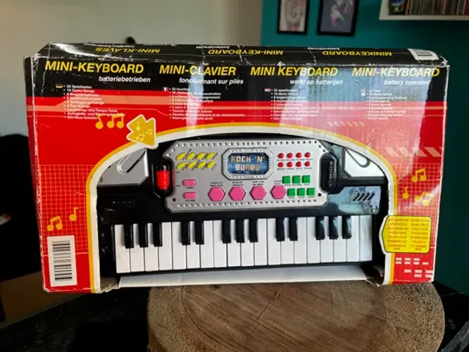 Mini Teclado musical com Caixa - Usado e Funcionando