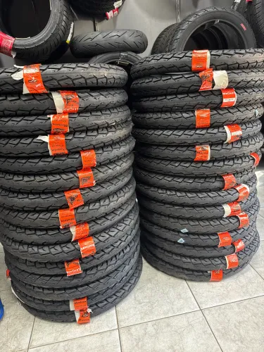 Pneu traseiro de titan 90/90-18 Levorin matrix sem câmara 