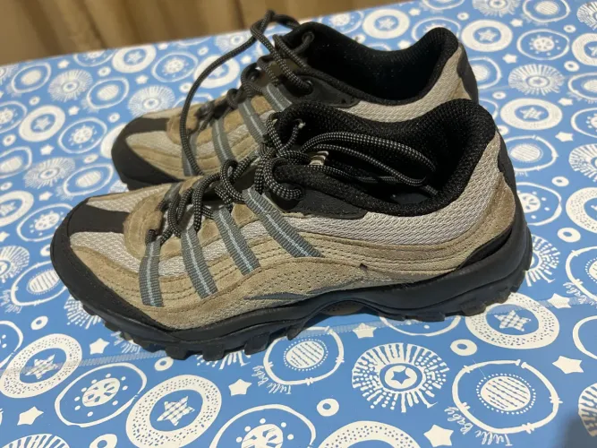 Vendo tênis Reebok TAM 36 feminino semi novo