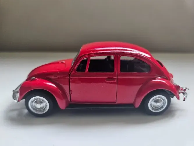 Kit com 3 miniaturas de Fusca Die-Cast 1:32 09 Unidades Disponíveis