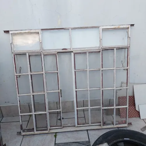 Vende-se janelas e grade