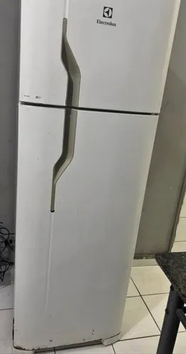 Geladeira Electrolux fros free 799 R$