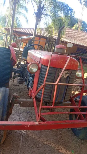 Vende se trator 65x 6B B7