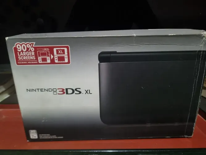 3ds completo com caixa e pronto para baixar qualquer jogo.