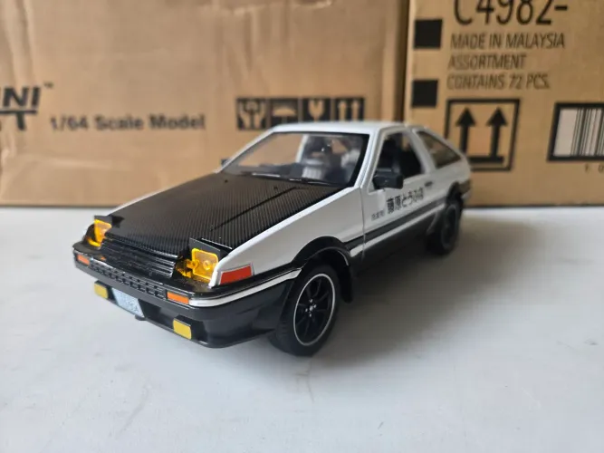 Miniatura Toyota Trueno AE86 - Initial D (1/24)
