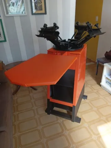 ROTOTEX, Carrocel de Serigrafia para estampar em 4 cores. 