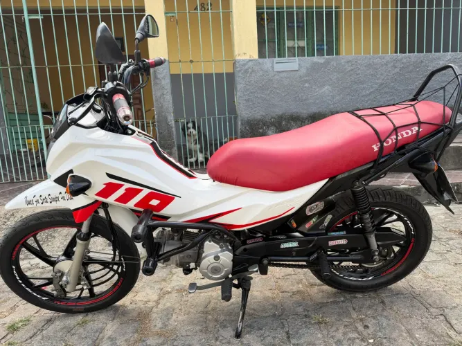 VENDO UMA HONDA POP 110i 2020