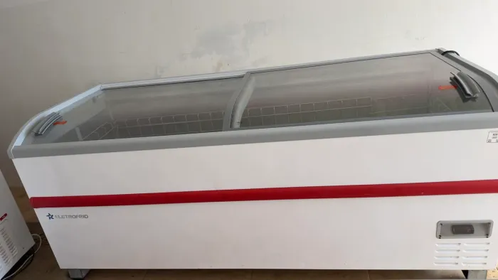 Ilha de Congelados Eletrofrio 2,10m - 220V, Baixo Consumo, Impecável