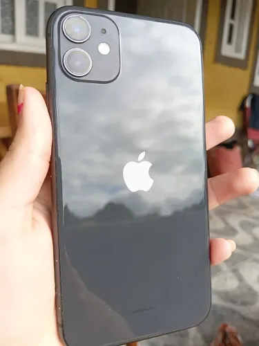 IPHONE 11 64GB valor mínimo 600