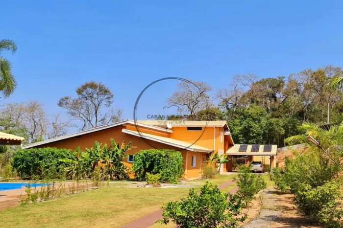 Chácara moderna e autossuficiente com 4.200m² no bairro do Portão Atibaia