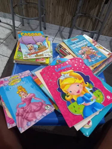 Lotes de livros infantis (44 livros)