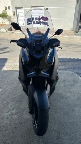 Vendo essa linda XMAX 300 CONECTED