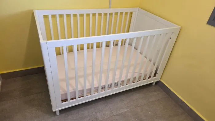 Berço Alôbebe que vira cama